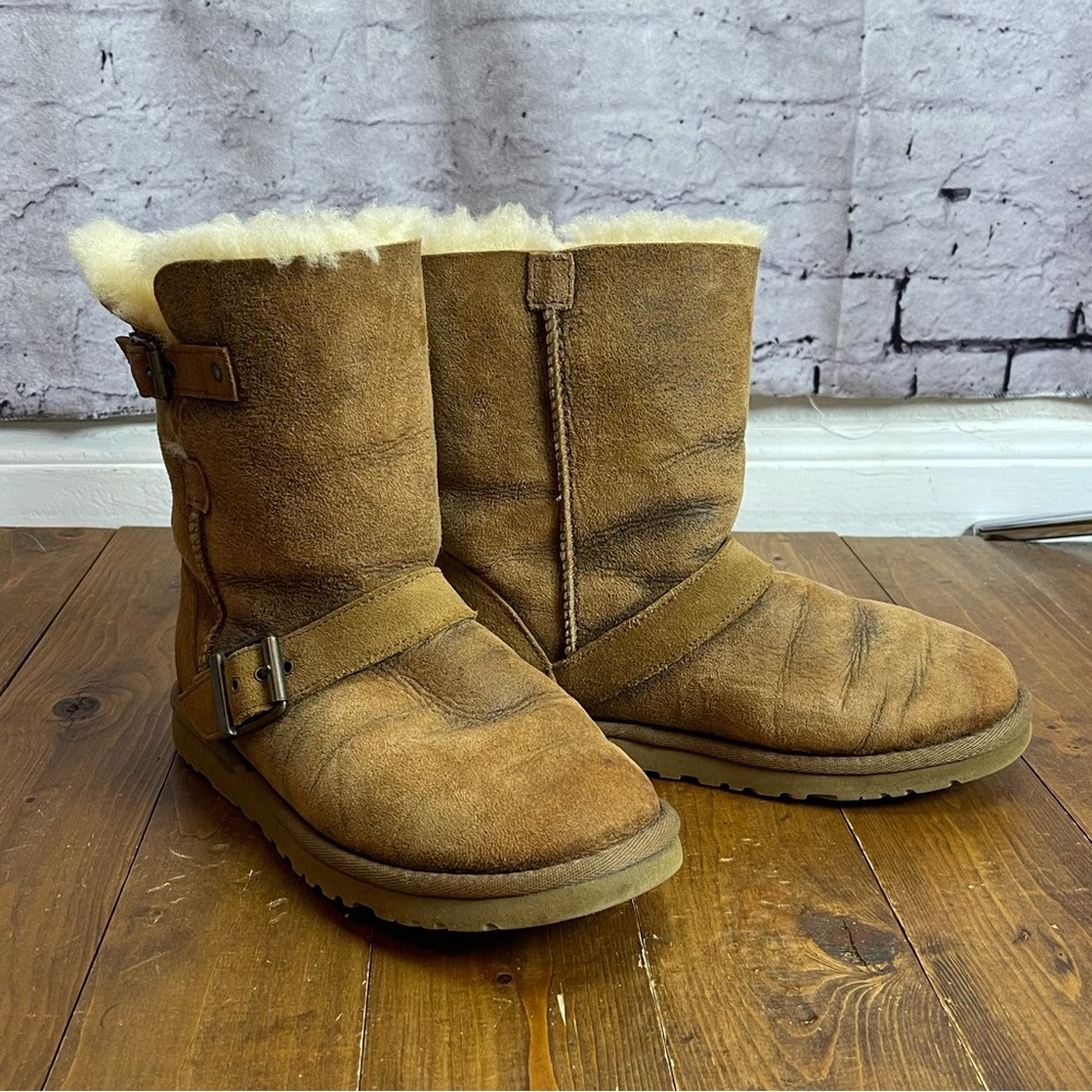 Ugg Australia tan suede leather Dylan boots size 6